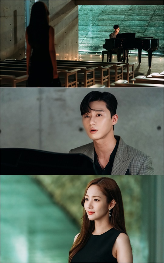 With TVN Why is Secretary Kim doing that (director Park Joon-hwa/playwright Baek Sun-woo, Choi Bo-rim/hereinafter Kim Secretary) leaving only two times to the end, Park Seo-joon-Park Min-youngs romantic Proposal scene has been revealed, amplifying the thrilling index and drawing attention.Kims secretary has everything from wealth, face, and skill, but he is a member of the Narcissist Vice Chairman Lee Young-joon (Park Seo-joon), who is a self-defeating member of the organization, and Kim Mi-so (Park Min-young), a former secretary-level legend who has fully assisted him.In the ending of the 14th episode, Young-joon, who proposes that he wants to share his small daily life with a smile and I want to marry my smile husband, I want to marry a smile, followed by a smile (Jo Duk-hyun) who appeared on the bed of a smile.So, I wondered if the father of the smile who shouted this marriage anti-Dalse would be a obstacle to the marriage of Young-joon and Smile.In the meantime, despite the opposition of his father, Young-joon, who prepares a romantic Proposal, and a smile that is impressed with it, are caught and excited.In particular, Young Jun seems to be singing a sweet serenade by playing the black piano directly, making his heart pound.Young-joon, who has already been named vice chairman of the Two Men as a lullaby for smiles, raises his curiosity about what song he chose as a Proposal song.In the meantime, the smile is wearing a lovely date look and showing off its own light-emitting goddess.Especially, there is a smile on the mouth, and tears are formed on the eyes that are transparent like glass beads.Young Juns Proposal, which made him smile, and what kind of smile will answer to the Proposal, are focusing attention.Kim said, Park Seo-joon, who made a surprise Proposal to Park Min-young from the first episode and shook the hearts of viewers, will make his final Proposal on the 15th episode today.In addition, Park Min-young, who showed different responses to each Proposal, said, Please expect what answers to Park Seo-joons sweet serenade. After saying, I am expecting a surprise ending, so please expect it.On the other hand, Kim is the strongest player in the antagonistic tree drama, including the first place in the drama ratings of the same time zone on all channels including terrestrial broadcasting, leaving only two times to the end of the show, Why is Kim doing that?Tonight, the episode will air at 9:30 p.m.Photo Provision: TVN Why would Secretary Kim do that?