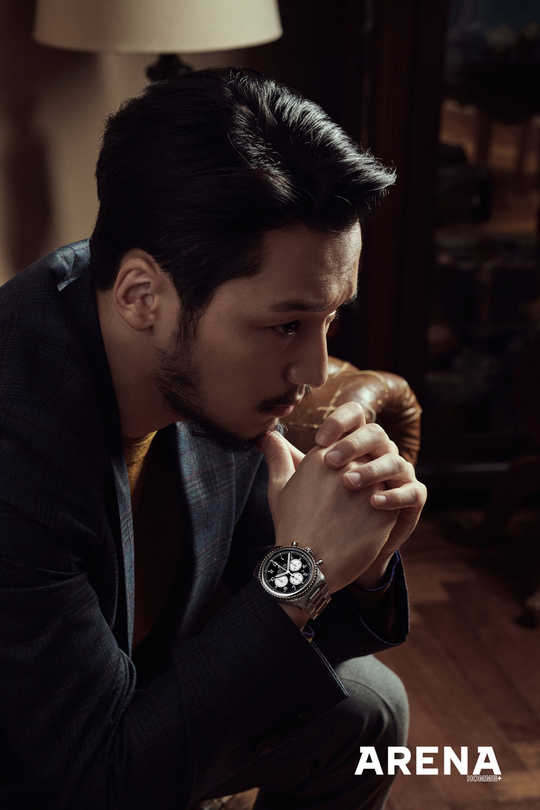 Actor Byun Yo-han has perfected the Modern Boy concept.Actor Byun Yo-han, who is performing hotly in the TVN weekend drama Mr. Shene, has performed a picture with the mens fashion magazine Arena Homme Plus (ARENA HOMME+).In this pictorial, which was based on the concept of the 19th century such as the drama Mr. Shene, Byun Yo-han completely digested the formal sut look.According to the photographer, the atmosphere of Modern Boy was perfectly created with excellent eyes and charismatic expressions, which gave the field staff an admiration.It is also said that it led the atmosphere of shooting with a professional aspect that actively participates in a somewhat difficult pose.In an interview with the photo shoot, Byun Yo-han asked about the appearance of Mr. Shine, saying, When I first saw the script, I felt a echo.I wanted to try Top Model When asked, What role do you want to play in the future? I want to peel off a shell as it breaks a lot, breaks a lot, he said.So I want to try Top Model for as many performances as possible. Park Su-in