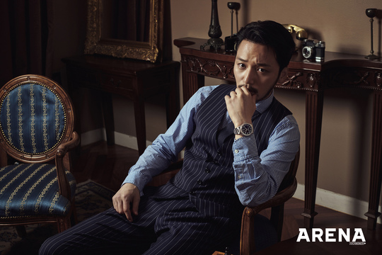 Actor Byun Yo-han has perfected the Modern Boy concept.Actor Byun Yo-han, who is performing hotly in the TVN weekend drama Mr. Shene, has performed a picture with the mens fashion magazine Arena Homme Plus (ARENA HOMME+).In this pictorial, which was based on the concept of the 19th century such as the drama Mr. Shene, Byun Yo-han completely digested the formal sut look.According to the photographer, the atmosphere of Modern Boy was perfectly created with excellent eyes and charismatic expressions, which gave the field staff an admiration.It is also said that it led the atmosphere of shooting with a professional aspect that actively participates in a somewhat difficult pose.In an interview with the photo shoot, Byun Yo-han asked about the appearance of Mr. Shine, saying, When I first saw the script, I felt a echo.I wanted to try Top Model When asked, What role do you want to play in the future? I want to peel off a shell as it breaks a lot, breaks a lot, he said.So I want to try Top Model for as many performances as possible. Park Su-in