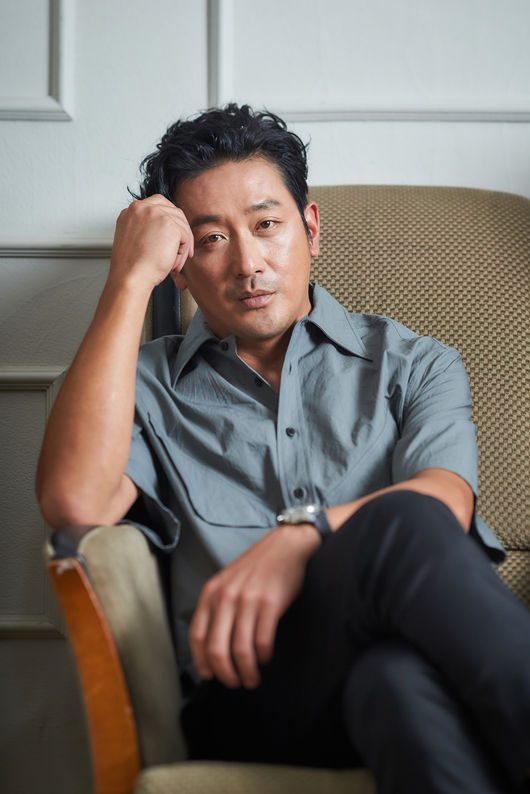After interview 3), Actor Ha Jung-woo said, When I enter each work, I think that any genre of film should be faithful to the basics.Ha Jung-woo told his acting director in an interview with the director Yong-hwa Kim, Lotte Entertainment, Dexter Studio, and Shin, who were in charge of the Café in Sogye-dong, Seoul on the afternoon of the 25th, We are talking more with the production team and making efforts to make the whole work of how to upgrade every shot.Ha Jung-woo is from the same university as Yong-hwa Kim, and has already worked together once through the movie National Representative 1.There was no scene that was really easy to pass, and there was no connection line that was easily passed, he said. When I take the next shot, I wondered how to be convincing.There are shortcomings and loopholes in all movies, but they try to highlight their merits more than conceal them.I told him about it, accepting what I accepted and throwing away, he said.As for his character, Kanglim said, I thought that Kangrim had a hard time fighting with himself for a thousand years with pain and trauma.The 2 - Causal and Yan with God depicts the story of the late King of the Three Chasars (Ha Jung-woo Kim Hyang Gi Ji-hoon), who is about to be reincarnated for the last 49th trial, meeting Sung Ju-shin (Ma Dong-seok), who remembers their past a thousand years ago, and visiting the secret kite that has been lost by crossing the world and the past.I was worried about one, and I felt good every moment and I was worried about it, he said. I think I checked it out a little bit.I think Im confident that I can do it. I wonder how Flights 3 and 4 will run.In the second episode, the third generation of the underworld is a great axis of the development of the secrets surrounding their past a thousand years ago.Kang-woo, the only one of the chasa, who remembers his past, tries to reveal the unfair death of Suhong (Kim Dong-wook), who became the forty-nineth attribution, and reminds me of Memory a thousand years ago, which he wanted to forget in the journey.Haewonmak (Ju Ji-hoon) and Deokchun (Kim Hyang Gi) meet Sungjushin in Lee Seung and hear the secrets of their lost past.The hidden stories of the gods in them, the causation kites that have been going on for a thousand years, are naturally linked to various events in different spaces and times and naturally come down to a story.According to the production team, 2 with God can meet the first part and the third company with another charm.The new appearance of Kangrim, who was a former Koryo general, the Haewon Mac, which appears as the best warrior of the Goryeo period, and Deokchun, which shows pureness unchangingly a thousand years ago, make their entangled past unattractive.Kim Dong-wook, who became a proto-earth in the first part and made the hardest of the river, was also a formidable dead man in the underworld.I ask Kangrim for opinions, ask about the past of Kangrim, and ask about the intention of Kangrim.It is expected that the action of Suhong, which makes even veteran lawyer Kanglim exhale, will give fresh fun to the audience.On the other hand, Sungju Shin, who first appeared in the second part, is the person who brought the third generation to the underworld a thousand years ago and is now a house that protects people.In front of the underworld chasars, they show a powerful power, but in front of humans they show a fragile reversal.At the end of the interview, a story about TVN entertainment The Grandmother of Flowers appeared by Ha Jung-woos father and actor Kim Yong-geon.Ha Jung-woo said, I watched Better Late Than Never from Part 1 to Part 4.I will see you again the next day if I can not do it, he said. It is strangely heartbreaking.I think I was influenced by my fathers jokes since I was a kid (laughs). I still joke with my father often.They say more funny things to each other, she said of her fondly rich (children) relationship.artist company offer