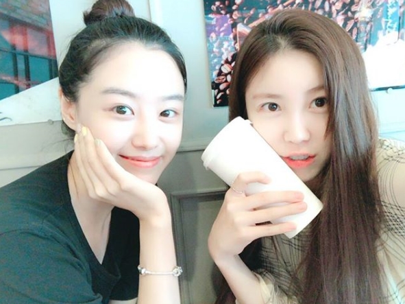 Jun Hyoseong and Song Ji Eun showed off their still friendship.Jun Hyoseong, from The Secret, posted an article and a photo on his instagram on July 26th, Reporting the survival of AaaaaaaaaaaaaaaaaaaaaaaaaaaaaaaaaaaaaaaaaaaaaaaaaaaaaaaaaaIn the photo, Jun Hyoseong and Song Ji Eun show off their beautiful looks.The Secret members, who are still continuing their friendship, are warm.kim ye-eun