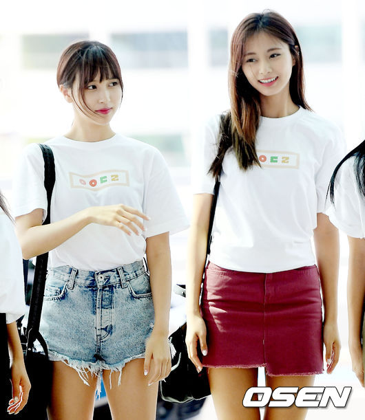 <p>Girl group Lucky Twice kept Idol room official T-shirt certification promise. Lucky Twice members on departure road All members wore an Idol room T-shirt as a group.</p><p>Lucky Twice left Malaysia on the afternoon of 26th to attend international schedule via Incheon International Airports 2nd passenger terminal.</p><p>Normal celebrities are showing off various fashion on the way to enter the airport and Lucky Twice Also, I showed air fashion of each individuality so far.</p><p>However, this day the Lucky Twice members wore the same T - shirt and caught the eye. It was a T-shirt worn by JTBC Idol room MC Jeong Hyeong-don and Defconn. Idol room matched to jeans and skirts etc in T-shirts.</p><p>Don Fu Kun Hui Jeong Hyeong-don and Defconn wearing a T-shirt made with only the consonants of the program title in Idol room. Lucky Twice appeared on the 10th, when I saw the two MCs Idol room T-shirt, it was beautiful and the MC got a nice T-shirt for me.</p><p>Production team provided Idol room T-shirt to Lucky Twice and Lucky Twice wore this T-shirt as many coverage members gathered in the airport departure schedule this day, the group tea gift of Idol room It showed me the obligation to certify.</p><p>In addition to this, Lucky Twice showed official SNS a sense of posting pictures taken by wearing Group tea.</p><p>In the case of the Idol room songchi, CP kept the promise that Lucky Twice pledged on broadcasting promised to wear Don Fuconfui and Idol room group tea. Lucky Twice, obviously. </p><p>Subsequently, Production team feels really appreciated by Lucky Twice and I am thankful for Lucky Twices in-law.</p><p>On the other hand, Lucky Twice occupied the music program 5 crown with Night Away from Dance and finished the activity</p>