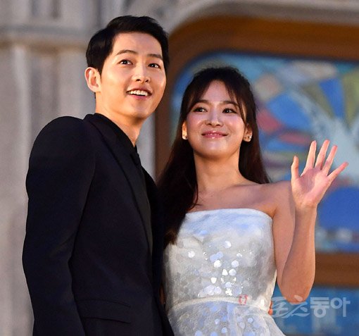 <p>Song Joong-ki and Song Hye-kyo couple come back in the distance.</p><p>First, Song Joong-ki selected the new drama As month chronicle in the next work. As Chonniku Month is the first Korean ancient human history fantasy drama that covered civilization in the appellant era and the national story. It is planned to draw up the birth of an ideal nation that is unfolded in virtual land Ass , the struggle and unity of people living there, mythical heroism of love. Kim · Young Hyun, Park · Sang-yeon writer who co-author of Queen Queen, Deep-seated Tree, Yukryon Narsha etc, writer screenplay, Kim Won Seok such as Microorganism, Signal, My Uncle It is expected that PD will undertake production and will produce amazing synergies.</p><p>Actors Song Joong-ki, Jang Dong-gun and Kim Ji Won confirmed their appearances, boasting a luxurious line-up. Especially Song Joong-ki Come back in the midst of a couple of days after the Descendants of the Sun. Song Joong-ki acts as Unnsom, born on a blue Gexon moment called Disaster Star during the play. Thanks to the starvation spirit to protect the curse children, Unsom will be able to put a life to life, survive and survive the hardships suffering, and will reappear again in the same month as the misfortune in the Ass Monday.</p><p>When her husband Song Joong-ki selected a historical drama for the next episode, his wife Song Hye-kyo selected a dark mellow thing. Thats exactly that tvNs new drama Boy friend (Screenplay Yu Young Ah Director Bak Shin). Boy friend is a politicians daughter, one moment could not live his life Ex-chae hee (chae hee-kyo) of chaebol and satisfied ordinary everyday living purely young gold Jin Hyuk It is the story of beautiful sad fateful love that the accidental encounter of (Park Hwa-joo) has become scandalous shaking the lives of each other.</p><p>Yu Young A writer who wrote the movie The gift of the room 7, the legend of the national team 2, the drama by thinking writer, the drama incarnation of jealousy and angel eyes It is a work that draws attention and takes notice. Here the Park Hwa-kyo met Park Hwa-kyo who can see the viewers rating only by the price of the name.</p><p>Song Hye - kyo divides it into a female protagonist Chashyon in this work. During the play Chas Hyun is as beautiful as snow, brutally Ex - a wife of a conglomerate. Tastefully dried box of trees visited in her life tremble and love come. The performance transformation of Song Hye - kyo which plays Chashyon like this is expected to be the watching point of this work.</p><p>Boy friend will be aired on the second half of this year at tvN.</p>