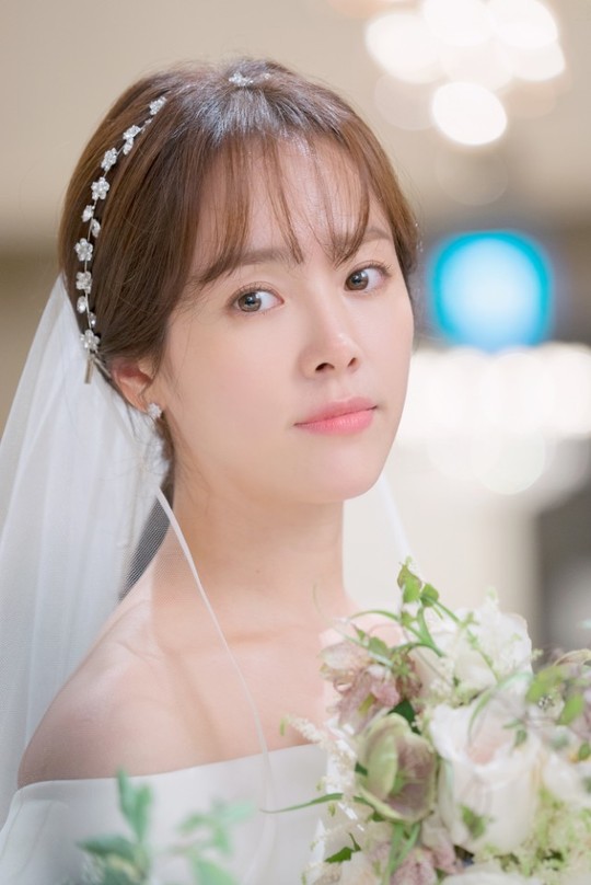 <p>Ji Sung Han Ji-min Wedding ceremony The scene was released.</p><p>July 27th Cha Ju-hyuk (Ji Sung) and Seo · Uzin (Han Ji-min minutes) on the side of the first tvN waterworks drama Knowing Wipe (Screenwriter Yang Hui Sung / Director Lee Sang Yeop) ) Wedding ceremony Steel opened.</p><p>Ji Sung and Han Ji-min who made hot expectations boasting real 200% real reality couple Kemi with the 5-minute highlight image released earlier. Two of the published pictures are gathering gaze with visual chemistry like a picture of one width. Honey falls from Han Ji-min Ji Sung, which keeps his eyes away, has a romantic and sweet atmosphere, Han Ji-min wearing a white white wedding dress adds expectations in the form of a goddess. The moment just one second before the last minute kiss so as not to be able to reach it, raised the romantic atmosphere to the climax.</p><p>Cha Ju-hyuk and Udins Wedding ceremony scene were the first shots of Ji Sung and Han Ji-min. We exercised Kemi craftsmen down synergy with fine-grain performance that touched both trivial touch and action, as well as looking towards each other, pulled out a crush of a couple just starting and Daldarham.</p><p>Ji Sung said about Han Ji-min Its a warm actor who just smiles when you see it. There must be a couple from the first shoot, and I was wondering how to express closely, but they both met each other well I am thinking and expressed a special affection. Han Ji-min also said, It seems that our mind was comfortable from the first shoot, and expectation that breathing like shooting Wedding ceremony and kiss scene from the beginning seems to be naturally popular is great, he said.</p><p>Ji Sung is a wipe at home, a channel explosion overturned by a boss outside, serving most Cha Ju-hyuk, showing off a charm different from the past, Han Ji-min is a working mother who runs toast on the job between home and work Make it disguise to Uzjin. The meditation potento of God Ji Sung which amplifies the appeal of common empathy Cha Ju-hyuk brightly but it is bright but it transforms Han Ji-min which is beautifully depicting the appearance of Uzin which turned tired reality into a lucky wife gift Synergy to increase expectations for the first broadcast already.</p><p>Director Lee Sang-yeop said, Ji Sung and Han Ji-min created a small emotional line with little eyes, without breathing in. Even though it was the first encounter of the work, for ten years we lived with amazing breathing together He is playing a close-coupled couple life.  August 1 9:30 PM broadcast</p>