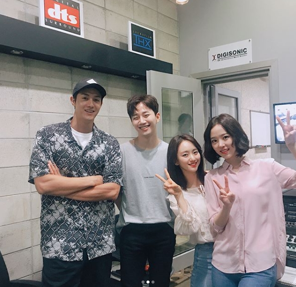 Won Jin-A in JTBC drama Just Love - Junho couple met again.Actor Won Jin-A posted a picture on his instagram on July 27 with an article entitled Just Love DVD Commentary.The photo shows actors Lee Ki-woo, Junho, Won Jin-A and Kang Han-Na, who appeared in Just Love. The warm appearance of your actors stands out.You can get a glimpse of the cheerful atmosphere in the bright smile of your actor.The fans who responded to the photos responded such as I miss Munsu and Kangdu too much, When is the DVD coming out? Im going to buy it right away, How long I waited, but finally! Im so impressed.delay stock