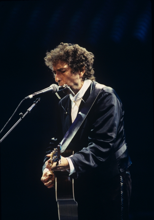 <p>No (old) singer was not obliged. Instead of thinking stubbornly, it was archeology. I sit in front of the piano without pretending that general greeting for two hours and devoted himself to singing and performing. On the 27th, a single concert of a folk legend Bob Dylan was held at the Olympic Park Gymnastics Stadium in Hyojyo-dong, Seoul.</p><p>Bob Dylans nickname is Bard. It is literary lyrics. In 2016, the Swedish Academy became a proper noun for Doron Bard who nominated his Nobel laureate. And, as this word gives romantic, few audiences would have imagined. While playing the guitar, sing a song to rust, showing himself to call Knocking On Heavens Door at a lower level, to himself to entertain the master with Tae Chan.</p><p>The imagination went well. Bob Dylan did not call Knockin On Heavens Door this day. Lucky Twice Its Up Money Money Sync introduced as Blowin In The Wind and Motorcycle to Two Wheels which was called like a symbol of resistance in the country When singing Do not Think Twice Its Alright, Tae Chan did not exist. It would be more appropriate to say that it was impossible. The song was arranged to be hard to hear, because the singing calling with the voice of a husky Bob Dylan heard somewhat esoteric.</p><p>Beyond romantic yoke Bob Dylan was tough like Uncle. The voice was rough but the song was clear. Well known as a folk singer, the performance of this day was almost filled by Blues, rock n roll and country style music. Instead of being quiet, cheerfulness cried out. The performance of the band was also a standard grade. As if to do improvisation, the freaky release Hetodaga was well assembled and greeted with breathing as a play. We met the performance with 19 songs including All Along The Watch Towr, Highway 61 Revisited and Ballad Of A Thin Man this year.</p><p>The audience was as quiet as the singer. Bob Dylan performed harmonica with Make You Feel My Love, walked out in front of the piano and sang while singing a standing microphone Autumn Leaves When singing, the cheers rose in many cases. I was not able to know whether he was panicked with an unexpected (?) Singing or was inclined to Music. Several foreign audiences who are stunning their bodies for a while were only witnessed.</p><p>The audience revealed the real sound if the performance had to be over completely. Bob Dylan finished up to the encore stage and lowered his head with the band, and at the same time the audience of more than 7000 people responded with a standing applause. It will not stay silly posting only silk impressions about this performance. (Although I said it is not a resistance singer many times) His folk music announced in the 1960s became emotional support when resistance was needed. He dealt with various topics such as love, peace, life, and raised the spirit.</p><p>Bob Dylan was born in 1941 and is 77 years old this year alone. Considering that this performance is coming to Korea for the first time in 8 years, this time may be the last time I saw him in the country. The standing up of the audience seemed to appreciate all this thing. It was an encouragement to send to humans with a singer with a long history, and it was display of support and respect.</p>