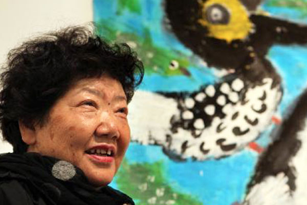 “오래 괴로워하면 열의는 사라지고 괴로움만 남지요. 하지만 막상 붓을 던지려 할 때 불쑥 형상이 나와요. 그게 물고기도 되고 새도 됩니다.”/이덕훈 기자