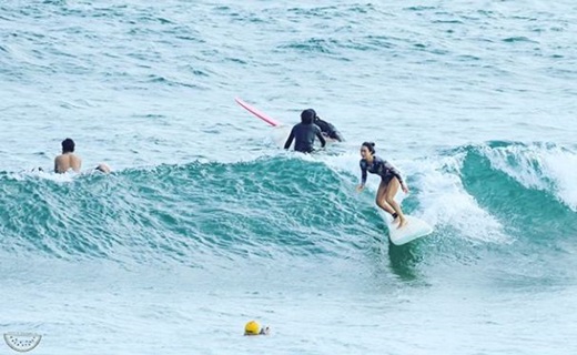 Actor Yoon Jin-seo, who lives in Jeju Island, has told me about the recent heat.On the 28th, Yoon Jin-seo posted several photos on his instagram with the phrase #mysurfdiary.In the photo, Yoon Jin-seo is surfing comfortably by leaving his body in the waves that are coming.Yoon Jin-seo recently reported on the beach in Costa Rica with a bikini body.Yoon Jin-seo had a small wedding with an ordinary Actor on April 30, 2017 at Jeju Island.