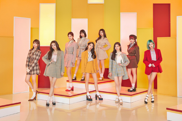 Malaysia World Tour Concert of girl group TWICE has been cancelled.JYP Entertainment said on its official website on July 27 that the TWICE Malaysia performance, which was scheduled to be held on the 28th, was canceled.JYP said, I have been canceled because of the safety problem of the local performance hall. I sincerely regret those who waited for TWICE.On the other hand, TWICE was scheduled to go on an overseas tour with its recently released new mini album What Is Love.Next, JYP specializes in official position. Hello, JYP Entertainment.TWICE 2ND TOUR TWICELAND ZONE 2: Fantasy Park IN KUALA LUMPUR performance, which was scheduled to be held in Malaysia Kuala Lumpur on July 28, is due to safety problems at local venues.I would like to ask you to understand that the safety of artists and audiences is considered as the top priority.I am sincerely sorry for many fans who have waited for TWICE, and JYP Entertainment and TWICE will try to make better performances in the future.