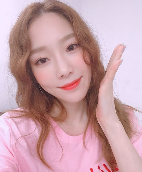Taeyeon showed off her watery beautiful looksTaeyeon released two Selfie pages on his Instagram page on July 29; Taeyeon in the photo boasts more innocent beautiful looks than ever.Taeyeon, along with the photo, expressed his affection for the fan, adding: Thank you for listening to my song, Osaka University.Meanwhile, Taeyeon recently participated in the 2018 SM Town concert at Osaka University in Japan.pear hyo-ju