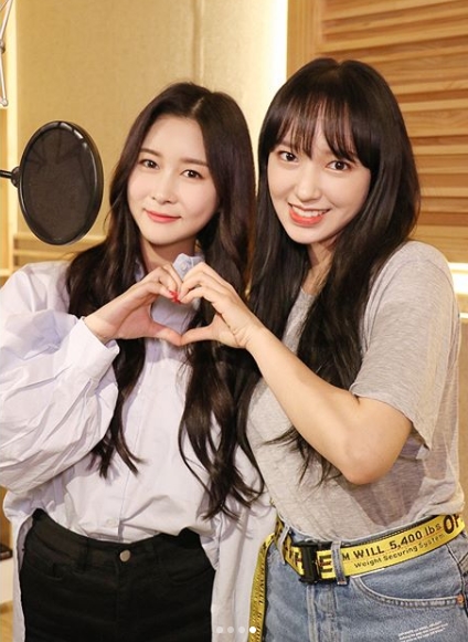 Group WJSN members Cheng Xiao and Dayoung have started recording the game Soulwalker O.S.T.On July 30, WJSN official Instagram posted a photo with an article entitled WJSN Cheng Xiao & Dayoungs Soulwalker OST Recording Room Behind to Friendship (WJSN Official Fandom Name).In the photo, Cheng Xiao and Dayoung are showing off their innocent beautiful looks and are working on the recording.Cheng Xiao is smiling freshly, and Dayoung has made her innocent charm stand out with her long wave hair.Two doll-like beautiful looks attract Eye-catchingFans who encountered the photos responded such as Fighting!, I have to love you and Angels.delay stock