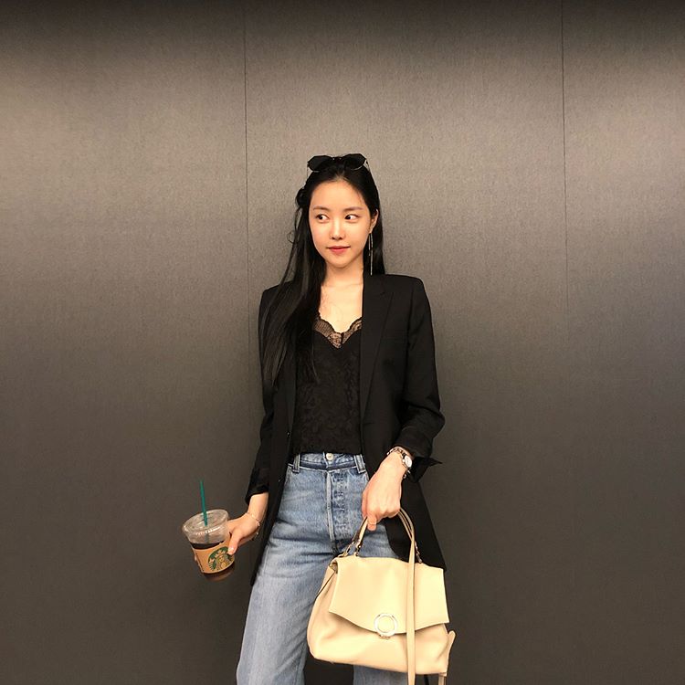 에이라운드그룹 이미지