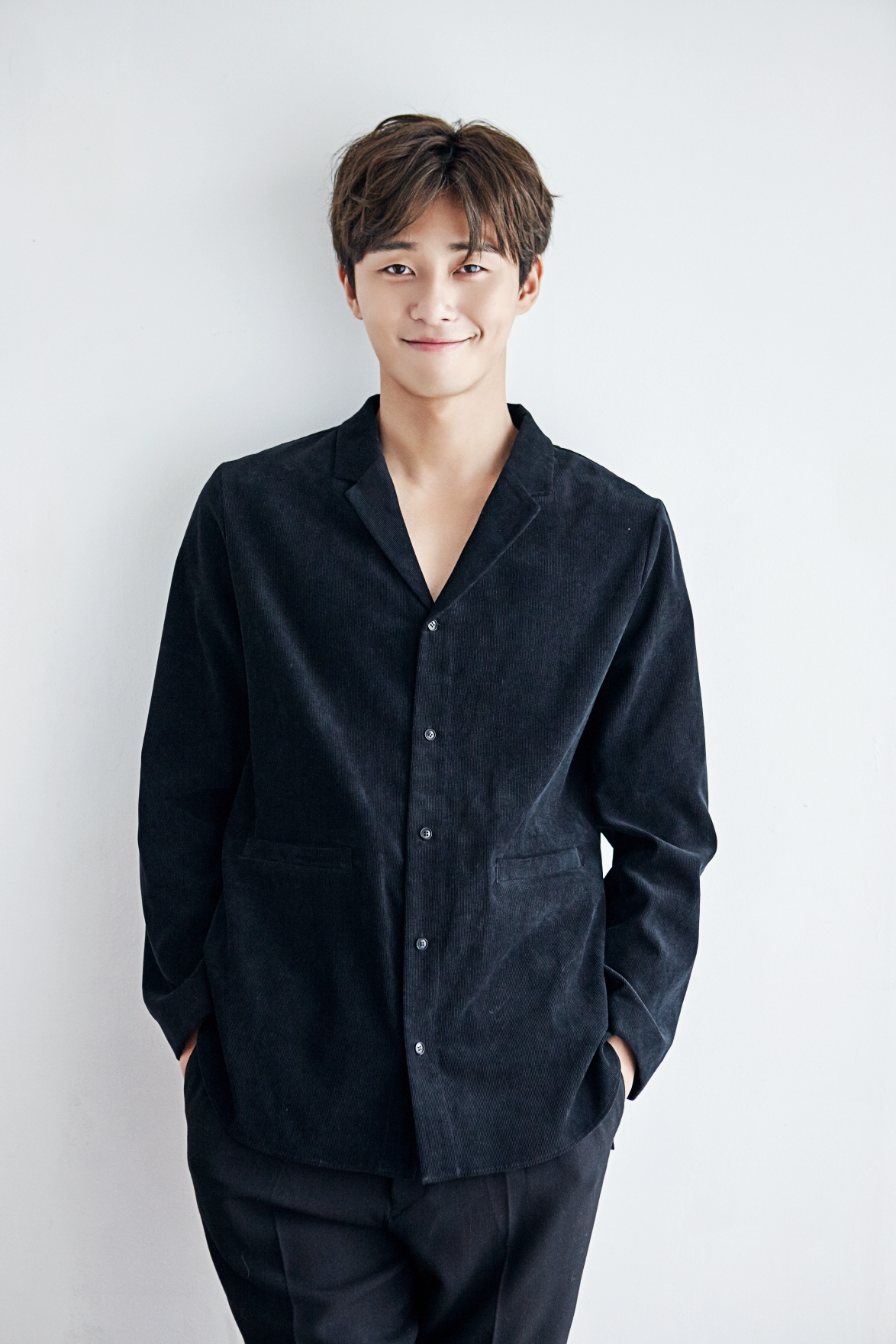 <p>On 11th at 31 in the morning at 11:00 am in Gangnam-gu, Seoul, television of Lee Yeongjun station Park Seo-joon, vice chairman of the tvN water drama Gimbiso is Why (Screenwriter Boxono Borim / Director Bakjeongfa / Gimbiso) An end interview was held.</p><p>Gimbiso is a drama depicting Narcissist - Vice Chairman who was solidly united in self - euphoria that prepared everything until it was full of financial strength, faces, wit, and a secretary who assisted him fully, Mildan Romance. 5. Departing at 8% rating (Nielsen Korea nationwide standard), updating the self-highest rating of 87%, pulling out the terrestrial water drama first place and placing it to the 1st place in the same time zone ratings, such as big popularity collected.</p><p>Park Seo-joon played a role as a famous group Deputy Lee Yeongjun in Gimbiso. Lee Yeongjun always loves himself / herself overwhelmingly in all respects from appearance to ability, overwhelming himself, remaining self-euphoria overflowing, overlooking love affair without being able to do it properly, his secretary Gimmisso (Park Min- young minutes) declare departure will gradually change to turn his heart. Park Seo-joon received such a lot of love that such a Lee Yeongjun comically, sometimes seriously taking advantage of the original persons charm and romance with Park Min-young as well.</p><p>First of all, Park Seo-joon gave Gimbiso to the end of the episode Its been only five or six days to finish, but it seems like the moon has ended when I took a picture with too much crazing. It seems to be a photography work with a lot of fun and spirit.It seems that there are many people who have been interested by many people and seemed to have enjoyed it so much that it seems not to be satisfied that much A lot of viewers have a good time It was a busy time that was a tight shooting period, and among them the work of this time also did its best, so there is no regret.The works of this time also have a lot to memorize It seems to remain. </p><p>Park Seo-joon revealed that it seems to have to have a cautious alarm popular character of life popular. He says, I do not know what kind of work I will be doing in the future, I do not think that my heart is so, at the moment the life food is determined for the actor, it will become a sure color even in actors life It seems that the state of the blank paper seems to be the best as an actor, while adding that the word of life characters is easy to hear, but it is also words as long as it has to have caution. Also, regarding the word heir, I am thankful for praise and I hear that people of any occupation will come at the heyday, and the heyday is when it is in full bloom when ripe, I think that it is the beginning. </p><p>Not only acting breathing with Park Min-young, but also Romance rumor received much attention, which also frankly told us. Park Min - young and Romance rumor on the 27th have expanded to Park Seo - joon ahead. At that time the affiliated offices of both sides related to Romance rumor coverage, revealing the official position that it is not a fact and is only between friends. In this interview, Park Seo-joon said, I thought that the preliminary Romance rumor talk will continue until this week, but I am confident that I can afford it, and My wind is more drama lighted I wish it was an interview, it was a work I made very hard with each other, so I regret that it will be the next lighting after the drama ended. </p><p>Park Seo-joon also explained to the rumor that it was subsequently involved in Park Min-young to be cast to Gimbiso. He said There was also a story that Park Seo-joon I heard also talked about Park Min-young (I heard the story that Romance rumor was from before.) I think that it is a story not to be talked about. There is no cost to make it by the production company and the cost is cast for the casting and there is a director and I do not have any influence to that extent.I not take time to cast it but it takes a long time to finalize the casting, I do not think it is a story to say whom I would like to do.I think that it is an inflatable hoax.I think that the resultant work improved and I could think that such words could come out.As a result smile and Yong Joon I think that I do not think badly thinking that such words can come out, so I think Micho Turna like this as well. </p><p>I also talked about the possibility of actual lover development with Park Min-young. Park Seo-joon says, Since it is a role to love while working while not knowing what kind of possibilities it is possible to think about the benefits of this person, thinking that the person looks beautiful I think that there is only a positive feeling in this process, he added, I can not affirm the possibility, I do not know the work of a person, so I think if there is a problem if I have to see it for a long time, I added. About the Park Min-young as an actor, I thought of acting as an actor who wants to try the work at one time. There are not many actors who can be together in my age band know when acting as an actor I was one of the actors I wanted to do in that, it was very nice not to meet like this time, he said.</p><p>Kiss scene with Park Min-young, bed scene etc. Also mentioned in the scene that became a topic in Gimbiso. He says, The bed scene is very difficult and difficult in the position of the acting person, sometimes makes more will to the director.When it is only seen in the script, this situation is not drawn, so the composition of the camera, breathing etc. I tried to make it as natural as possible reflecting on-site nature, I said, I think that it was great not to have a scene in the bed scene but such a feeling comes because of the atmosphere. It seems that it became a problem for me, so I bought a lot of atmosphere.  About the tansque kiss scene that became a hot topic, The kiss of the tance was also special in the space, it was a scene where it would become like to check the hearts of the two people who have kept up with it.The atmosphere that gives a strange feeling given by the space called tance There was a case that it was sometimes. </p><p>What is the secret that I got a good reputation with Park Min-young and romance? Park Seo-joon cited the common opinion and confidence in the opponent. He said, Of course, at the beginning, since we perform the first performance, we have no choice but to be awkward, because we have the same goal consciousness that we want to improve this work so much, not only the director, director, I tried to trust the opinion of the unconditional opponent.I think that no one can understand skillful Lee Yeongjun so it seems that the person who plays the smile can understand the smile most I think that I can not comprehend 100% of the emotional line that the person understands, there are many things in common with each other, among them the director has adjusted and did not have the perfect breathing I added.</p>