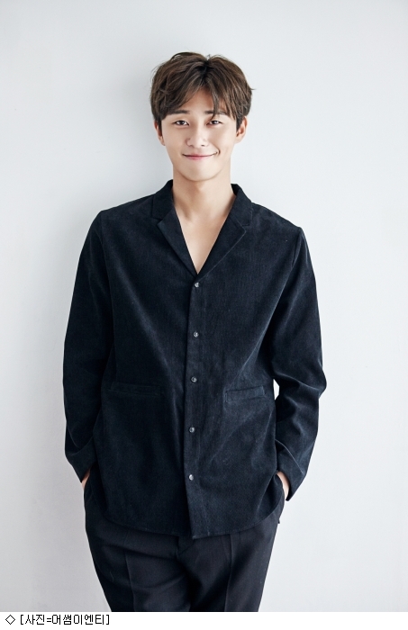 Actor Park Seo-joon revealed his satisfaction by revealing the occasion of appearing in Why is Kim Secretary?A round interview was held at a cafe in Nonhyeon-dong, Seoul on the 31st of the TVN tree drama Why is Secretary Kim doing that? (playplayplay by Jung Eun-young, director Park Joon-hwa) commemorating the end of the show.Why is Kim Secretary? Is a romance of Kim Mi-so, a secretary of the secretariat, who has been fully assisted by Lee Young-joon, a Narcissism chaebol II who has everything from power, face and hand, based on the popular webtoon of the same name.On the 26th, Why is Kim doing it?Park Seo-joon said, Its been 5 to 6 days since I finished, but I feel longer because I shoot it without hesitation.Its a film thats so fun. Im glad many people are interested and have fun. I dont think theres anything as proud as that as an actor.Im happy to have given a good gift to the viewers, it was a tight shoot period and a busy time, but I have no regrets because I did my best in it.I think I will remember this work with me. Park Seo-joon said that there are many contradictory characters in the play, and that he was a person who could have been burdened by it, but he was greedy as an actor.I always have confidence in my Acting, but I dont have a strong sense of self-esteem, and I didnt make a choice because it was a genre called Rocco from the beginning of the first Drama.I think its natural that you dont want to do self-replication as an actor.I want to act on a character that is different from the previous one, but Young Jun was a person who could not easily meet in my life.I think Ive got a heart to praise myself for being influenced by the character. Coach, director, director, smile, Im all Mr. Park.Before shooting, he said, Lets do it well because Park has four like this. (Laughs) Park Seo-joon was especially prominent in the romantic comedy genre, which was called Loco artisan.He explained, Why is Kim secretary? Jeong Seon of the main couple was more important than previous works such as Ssam, My Way.Why would Secretary Kim do that? In Remady, the main couples feeling was the most important.The director also said that it is important to know how the couple (Main) drag Remady in the 16th episode, and I also focused on how to solve this part as a character.It was a satisfying task, but there was so much to rest, so I rarely rested, and last May I was physically exhausted in the middle because I could not rest a day.But I was very responsible, so I tried to keep the set. Meanwhile, Drama ranked first in the Drama Topic Index (based on Good Data Corporation) for the sixth consecutive week after its first broadcast, and first in the drama (Nilson Korea, national standards).It was physically difficult, but it was responsible.