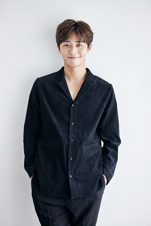 Actor Park Seo-joon has revealed his potential for a romance with Park Min-young, who co-worked together.Park Seo-joon said in an interview at the end of the cable channel tvN Why is Kim Secretary doing it at a cafe in Gangnam-gu, Seoul on the morning of the 31st, I think that this person is pretty because it is a role I love while working.Of course it looks pretty, she said of Park Min-young.In the meantime, of course, I have a feeling of favor. I can not guarantee it in the possibility. I do not know what people are doing, so I think I should look at it for a long time, he said.Park Seo-joon said, I have been watching through the work or through the image for a while, and I thought it was an actor who wanted to try the work once.There were not many actors who could be together at Age.I wanted to do it among the actors that I could do in a wide range, he said, co-working with actor Park Min-young.I made the choice of the work because of the character, but many people think I am only Rocco.Rocco is a work that focuses, but it is not a choice because it is Rocco. I wanted to show Roccos end because people thought it because of the character.Perhaps it is hard to choose the Rocco genre for the time being, so I wanted to get a good evaluation of the work that I could show to a young Age even at the age of one.It was an honor to meet in such a work, he explained, adding that he felt co-work with Park Min-young and Rocco.