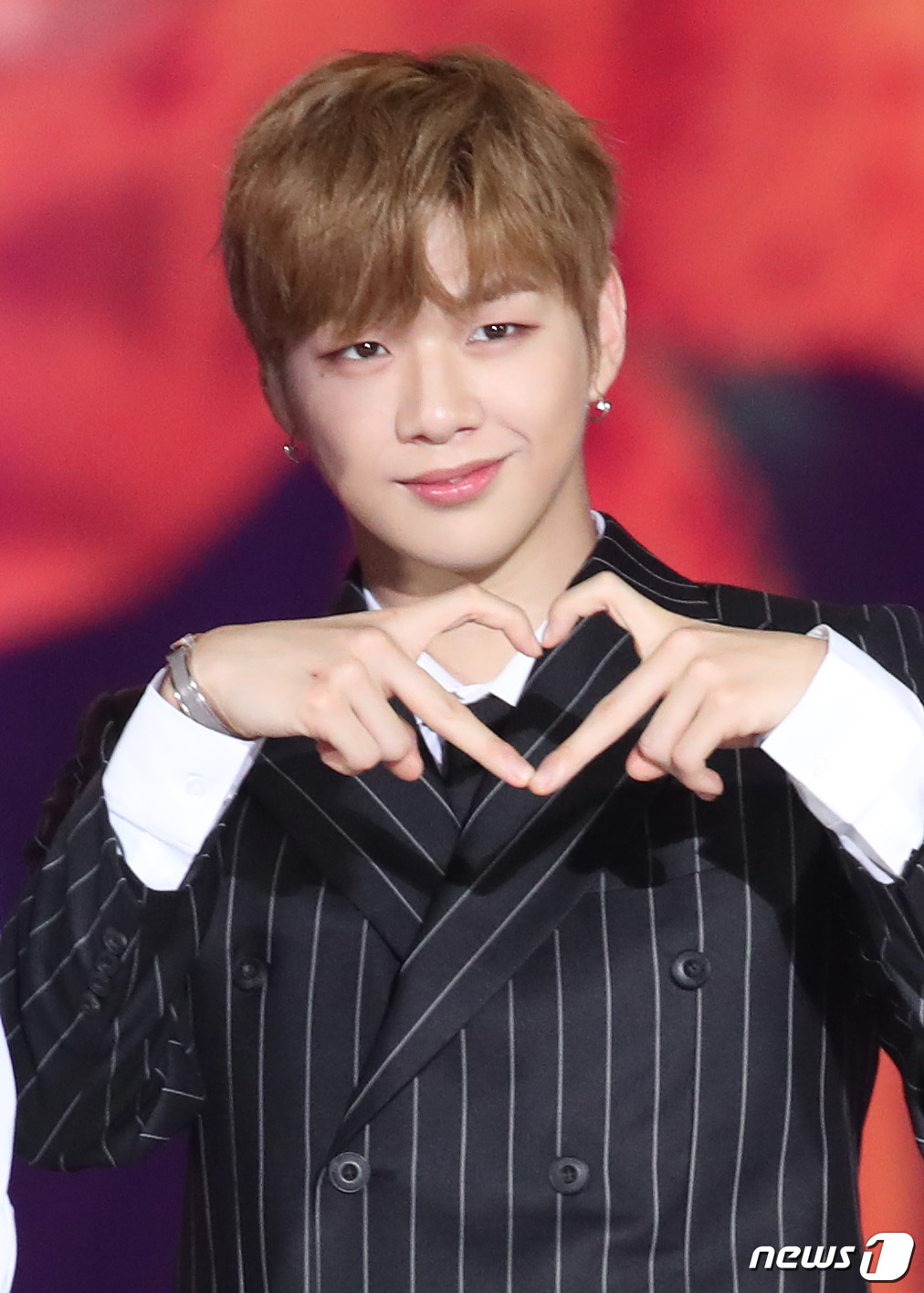 Seoul=) = Wanna One Kang Daniel poses at the 2018 Korea Music Festival (comufe) Flower Carpet Event at Gocheok Sky Dome in Guro-gu, Seoul, on the afternoon of the 1st.August 1, 2018.