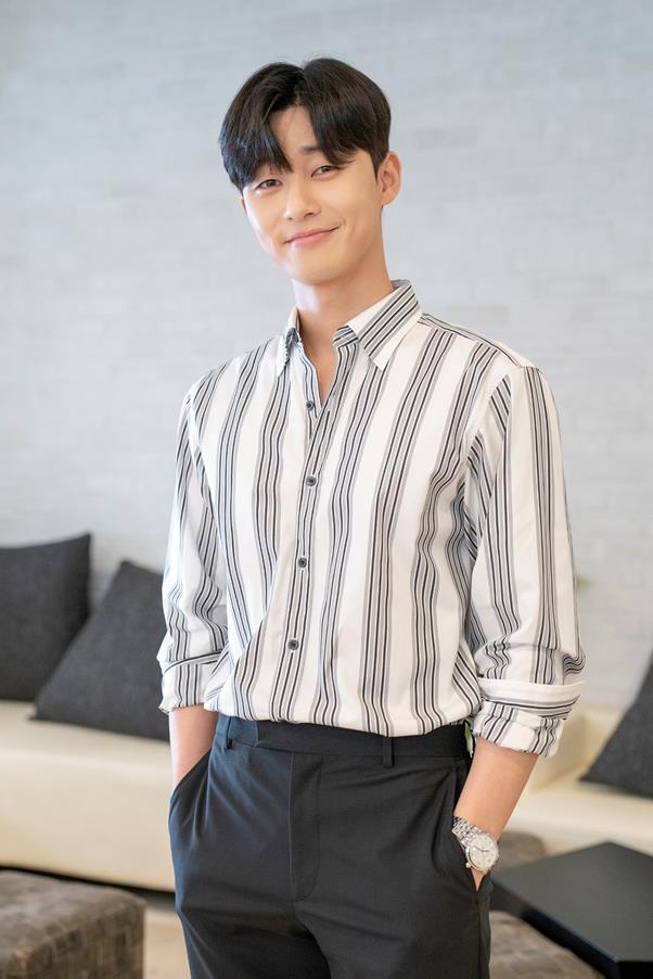 Park Seo-joon has commented on his actual love style.At a cafe in Nonhyun-dong, Gangnam-gu, Seoul on the 31st, an interview with Park Seo-joon, who appeared on TVN Why Secretary Kim Will Do It, was conducted recently.Park Seo-joon played the role of Lee Young-joon, the beginner of the love affair of the end of Narcissism, in Why Secretary Kim Will Do It, and presented a straight romance for Park Min-young.In the interview on the sweet and gentle love show by Park Seo-joon, the question about the actual love style of Park Seo-joon continued.The more I think about it, the less time I have.In the early 20s, I thought a lot and put a little more emphasis on the other persons opinion. Now, if I have a chance, I think it will be impossible to cover it.(Laughing) I think theres something that makes Age a little cautious about dating.Park Seo-joon said that if he had a chance, he would not have to cover up. But Park Seo-joons answer to the marriage was still.I dont think its easy. Marriage is a little ridiculous for me right now.I dont know what else will change in my life, but I think marriage is a turning point in my life, and I dont even know what it will be.(Laughing) I think its so important that someday well have a marriage, but when it comes, I think well try to be serious and wise.