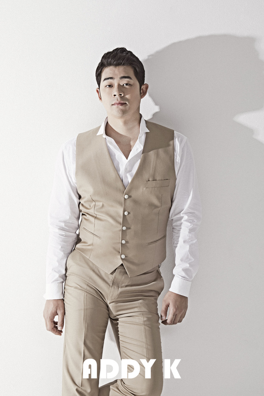 Comedian Kim Ki Wook, who is active in the TVN entertainment program Comedy Big League, released his first solo picture after his debut through the digital magazine of the August issue of Eddie K (ADDYK).The comedian Kim Ki Wook in the picture showed a warm visual and delicate sensibility with a brainwashing pose that emphasized the eyes and showed off his charm for the first time since his debut.Especially, urban and charismatic eyes and brilliant masculinity completed a full of emotions.This picture was based on the theme of rough youth and Life shot with the sensibility of Comedian Kim Ki Wook.Kim Ki Wook showed suits and casuals that can produce sophistication and trendy masculine beauty at the same time. He showed 180 degrees different from the usual Comedian Kim Ki Wook in TV, and he captivated the attention of people around him.pear hyo-ju