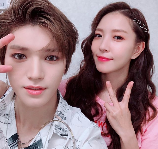Singer BOA and group NCT member Tae Yongs warm-hearted time appearing on TVN Food diary - Dak-bokkeum-tang was revealed.The BOA posted a photo on its Instagram page on August 1 with an article entitled Brother and Sister.The photo shows BOA and Tae Yong taking selfie with V pose together, and the BOAs sleek jaw line, confident expression, and Tae Yongs big eyes stand out.The friendly atmosphere of the two, such as Brother and Sister, also attracts Eye-catching.The fans who responded to the photos responded such as a really pretty combination, It is so cute and I will see Food diary well today.delay stock