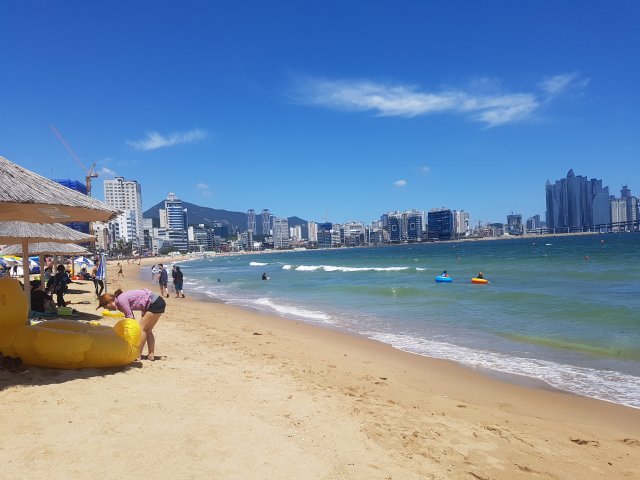 해변슈퍼 이미지