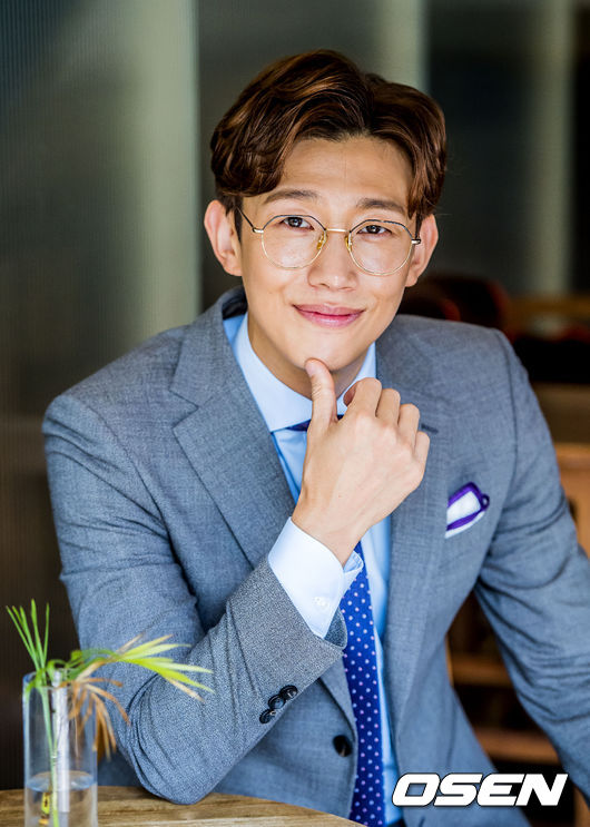 Actor Kang Ki-young revealed his feelings of finishing Kim Secretary and revealed his devotion.Kang Ki-young conducted an interview on the TVN drama Why is Secretary Kim doing that (playplayplay by Baek Sun-woo Choi Bo-rim/director Park Joon-hwa, hereinafter Kim secretary) at a cafe in Samcheong-dong, Jongno-gu, Seoul on the 2nd.Kim Secretary is a work that depicts the romance of Lee Yeongjun (Park Seo-jun), vice chairman of narcissist who has everything from wealth, face, and skill, but is united with his own love, and the romance of Leave Milldang by Kim Mi-so (Park Min-young), a secretary who has fully assisted him.It attracted attention from the broadcast before the broadcast with colorful casting, and it boasted high audience rating and topic with casting, pleasant story and careful directing that ripped out the original work.Among them, Kang Ki-young played the role of licorice as the only love counselor Park Yoo-sik of Lee Yeongjun, the famous group president in the play.It has become a mascot of Kim Secretary with its high synchro rate with the original character and unrivaled character digestion power, as well as the buzzwords such as Onerya, Young Jun and Wedding Pitch .Kang Ki-young said, I am glad that the work is over well.I would like to thank the audience and tell them that I had a lot of trouble with the actors and staff who were together. After saying that my romance with my ex-wife (Seo Hyo-rim) was so radically developed that I greeted her when I first met her (Seo Hyo-rim), and I spoke to her for the second meeting and was a bedsin for the third meeting.I am a little sad because there are a lot of skips in the middle. It is the first kissing god and the bedsin. I had an original story that I had an ex-wife and that it was good again with my ex-wife. I did not know how much I would go, but I went as close as possible, he said.This time, it feels like a preview. But theres no romance in the next one. Instead, I try to stare at the next.It may not be all that, but I would be so grateful if I had it. In particular, Kang Ki-young asked, Is it actually romance?I have been meeting with GFriend, a general public, for about two years. He said, I thought it would be a shame to think about changing my position, so I thought I would disclose it if I did.Ive been talking to GFriend in advance, too, and I wonder if thats polite, he said, admiring the story (which continues on Interview 2).