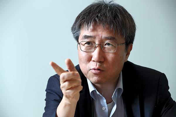 ⓒ시사IN 조남진 장하준 교수는 “복지는 낭비가 아니라 그 상당 부분이 투자다. 전체 경제의 생산성 향상에도 이롭다”라고 말했다.