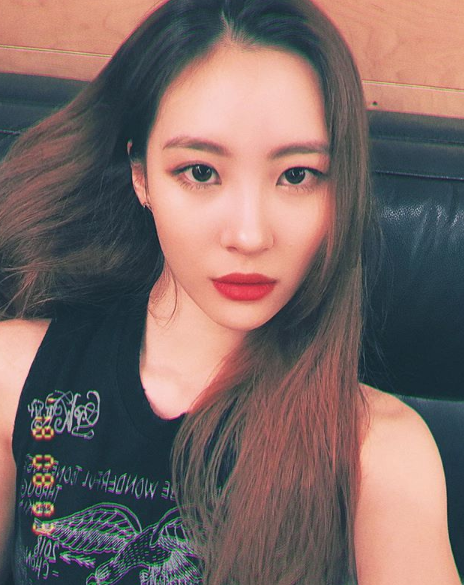 Singer Sunmi flaunted her beautiful beauty.On the afternoon of the 3rd, Sunmi released a picture of his Instagram on the day.In the photo, Sunmi stares at Camera with her alluring eyes, especially the intense REDlib, which has become a symbol of Sunmi, captures Eye-catching.Meanwhile, Sunmi is preparing a new song with the goal of coming back in September.Photo Sunmi SNS
