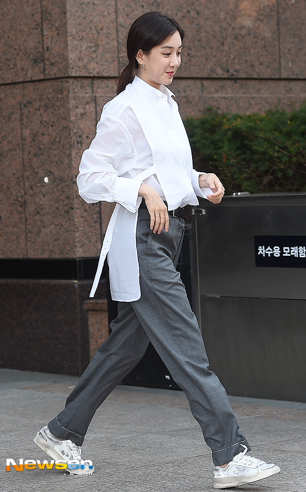 The Golden Goose Venice Foundation pop-up store opened an event at the Gangnam branch of Shinsegae Department Store in Seocho-gu, Seoul on the afternoon of August 3.Jung Ryeo-won is attending on the day.You Yong-ju