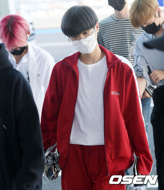 Wanna One Lee Dae-hwi is leaving for Bangkok, Thailand, through Incheon International Airport on the morning of the 3rd.