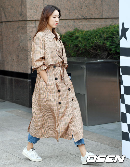A Snickers brand photo call was held at Shinsegae Department Store Gangnam in Seocho-gu, Seoul on the afternoon of the 3rd.Model Han Hye-jin is attending and shining his place.