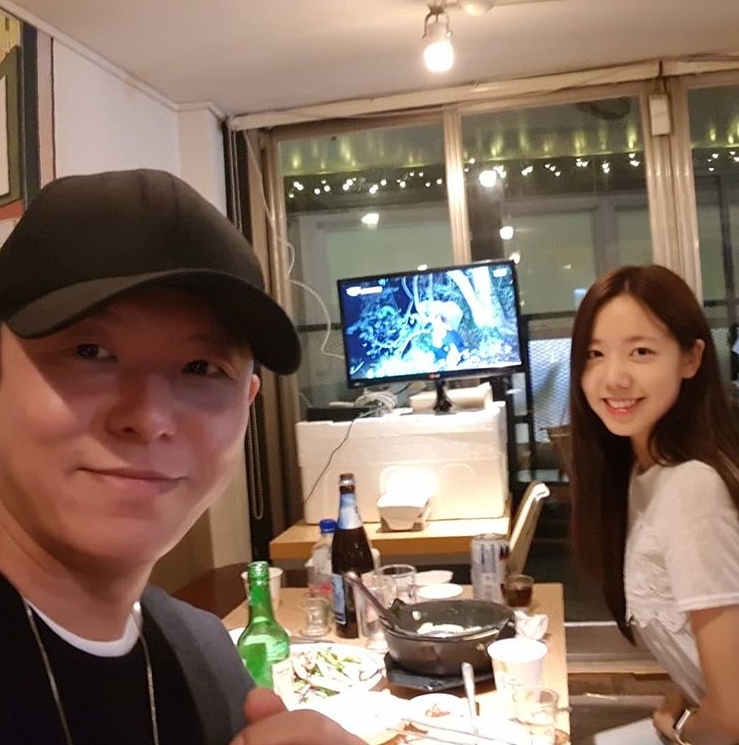 The cast of SBS Jungles Law in Sabah, including group A Pink members Kim Nam-joo, Tony Ahn, and comedian Park Sung-Kwang, reunited.Tony Ahn wrote on his instagram on August 3, Some people who did not come today are not here. Did you have fun?I posted a picture with the article The Law of Jungle Alcoholic drink (preview + Alcoholic drink).In the photo, Tony Ahn, Kim Nam-joo, and Park Sung-Kwang, who are enjoying Alcoholic drink with the production team, watched Jungles Law in Sabah.Tony Ahn and Park Sung-Kwang have a playful look on their face: Kim Nam-joos refreshing beauty stands out.The fans who responded to the photos responded, I like teamwork so much, I enjoyed it. Are you enjoying Alcoholic drinks? And Do not you get together every week?delay stock