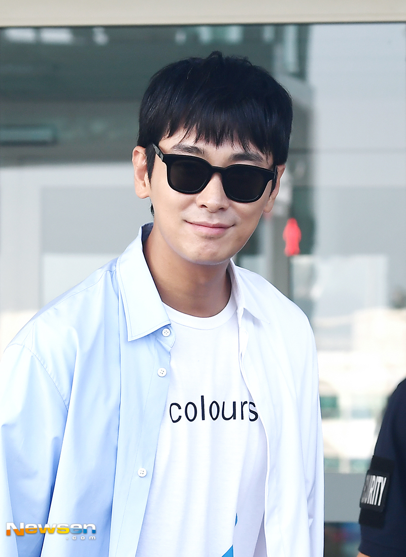 The film With God - Causal kite team departed for Taiwan with an airport fashion through the International Airport Terminal # 2 on August 5th, an overseas promotion and Asian junket car.Actor Ju Ji-hoon is heading to the departure hall on the day.yun da-hee