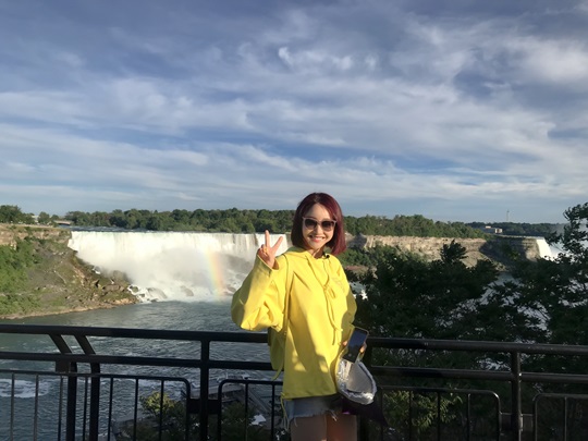 Actor Seo Hyo-rim gave the coolness to forget the heat through the Canada Travel certification shot.KBS 2TV Origin Travel Design Entertainment Battle Trip introduces Canadas vast nature and Seo Hyo-rim, who was reborn as Dr. Travel, showed a fresh smile resembling summer in front of Niagara Falls.In the open photo, Seo Hyo-rim emits refreshing energy in front of the endless open sky and the picture-like scenery.Seo Hyo-rim, who has a bright yellow costume, has attracted attention with his youthful and youthful appearance, and has made people who show off their fresh charms with human vitamins such as making a humorous face with a playful V.Content Y.
