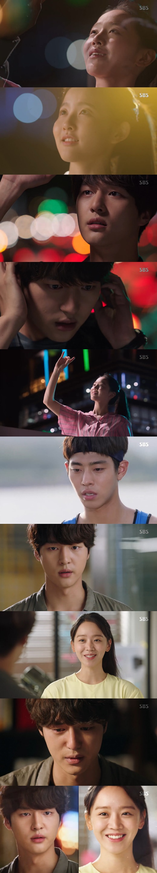 Thirty but seventeen Yang Se-jong, Ahn Hyo-seop started to fall in love with Shin Hye-sunIn the 9th and 10th SBS monthly dramas Thirty but Seventeen (playplayed by Cho Sung-hee), which aired on the 6th, Usari (Shin Hye-sun), Yang Se-jong, and Yu Chan (Ahn Hyo-seop) were shown together.On this day, Gong Woo-jin began to feel strange feelings about Utheri, who misunderstood him when he saw Utheri go into a building with a bar and make up his face.Uthery had gone to do Alba.Utheri felt nervous about the appearance of Gong Woo-jin who came to save himself. He also expressed his mind to Gong Woo-jin, You are a good person.Gong Woo-jin took the Utheri silently, and Utheri thanked him.Gong U-jin saw U-sur-ri and recalled U-sur-ris young image, which he had a crush on in the past.Noh Sumi died in a bus accident, and Gong Woo-jin thinks that Nosumi died because of himself.Utheri then worked with Gong Woo-jin. He recalled the past Utheri.I am afraid that the closer I get to him, the more I will be reminded of that memory, and I am afraid that I will become involved in someones life.I was embarrassed to work with Usseree.Yuchan felt agitated at Uthery, too, and when he stared at him, he was ashamed to see his lips.After that, Yuchan realized that the reason why his heart tickles was because of his right side.