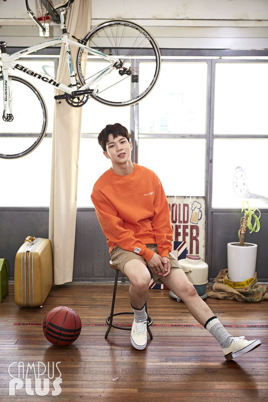Vocalist Yoo Hwe-seung of the band N.Flying (Lee Seung-hyeop Kwon Kwang-jin Cha Hoon Kim Jae-hyun Yoo Hwe-seung) released the summer pictorial.Yoo Hwe-seung showed a pleasant and frank charm through the August issue of Campus Plus.Yoo Hwe-seung has perfected a personality-filled picture with a free-spirited figure.Yoo Hwe-seung in the public picture showed a professional aspect by taking a pose full of activity using various props such as board and basketball in casual clothes.In the subsequent interview, I also expressed my stories about N.Flying activities.In particular, when asked about the opportunity to walk the singers path, Yoo Hwe-seung said, When my mother was young, she often went to karaoke.I played with my friends singing, but I was getting greedy when I was praised for singing well. I practiced more often with various attempts in my desire to do well.For example, in middle school, I used to record my song on my cell phone in a karaoke room alone, and when I fixed the part that I felt was lacking, it helped me improve my skills.I think these experiences have naturally led me to dream of becoming a singer.Meanwhile, N.Flying will join the 2018 Incheon e-mart Rock Festival (hereinafter referred to as e-mart) lineup at the Songdo International Business District Moonlight Festival Park from August 10th to 12th and perform on the 11th.N.Flying, which is participating for the first time in e-mart, will give a cool live in the hot summer and deliver hot energy.Available for the August issue of Campus Plus.