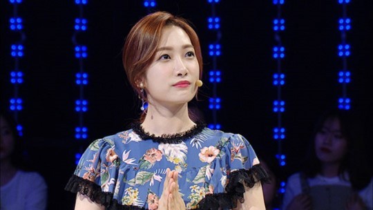 <p>Kim Min-jung Announcer appeared in the KBS quiz show 1 vs. 100 and released an episode with her husband.</p><p>Kim Min-jung Announcer directed KBS 2 TV 1 vs. 100 on July 7, producing a scene that matches the problems that her husband issued.</p><p>Joe Announcer confessed I used each room with my wife before recording for fair broadcasting and laughed at the performers.</p><p>Kim Announcer calmly evaluated the husbands ability to progress and not only embarrassed the group Announcer, but also diverged various attractions such as demonstrating the skill of down-dancing majoring in Balee.</p><p>On this day 100 ancestry corps opposing Kim Announcer, Announcer applicants, celebrity quiz corps, employees of the financial community etc participated.</p><p>Kim Announcer also revealed that Song Joong-ki - Song Hye - kyo couple s love affair was aware of Song Joong - ki s heart before ignition.</p><p>When Joe Announcer told When Song Joong-ki appeared on the 9 oclock news, were you already aware of Song Joong-kis heart for Song Hye-kyo? Kim Min-jung said, That day In the question Who is close to the ideal among the role of Song Hye-kyo and the role of Mr. Kim Ji-won? There was a question. Song Joong-ki who was a burden question also thought that he had a feeling that he could answer Song Hye-kyo without hesitation of 0.5 seconds.</p><p>This trillions Announcer said There is a Joe - Kim couple on the side of the Announcer when there is a Song Couple of Actors, this guard trainee Announcer shoots and shoots and laughs with a hand says Gymnasium Kim Min - jung did.</p>