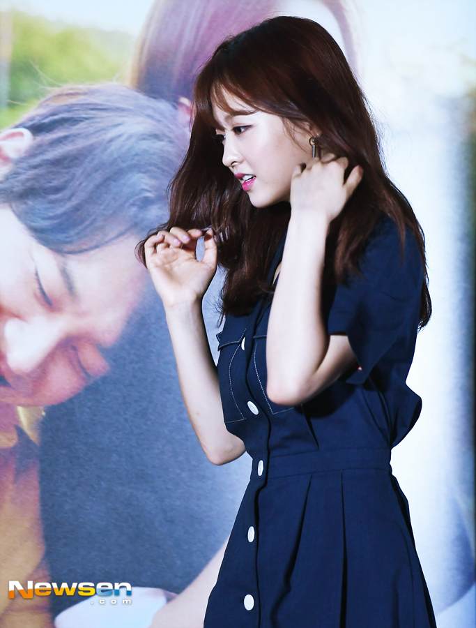 The premiere of the film Your Wedding (director Lee Seok-geun) was held at Megabox COEX in Gangnam-gu, Seoul on August 7 at 2 pm.Park Bo-young Kim Young-kwang Lee Seok-geun attended the day., Your Wedding is a work that depicts their dased First Love Chronology, which is rarely timed, with Seung Hee (Park Bo-young) and Seung Hee, who believe in the fate of three seconds.It will be released on August 22 as a film featuring the first love chronicle of various emotions that start from high school students to college students, students, and early years of society.Lee Jae-ha