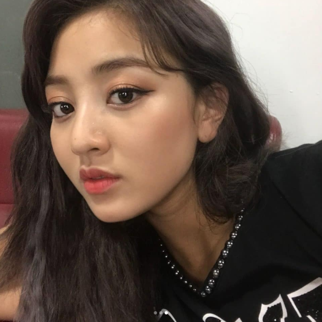 Jihyo, a member of girl group TWICE, showed off her chic charm.On the afternoon of the 7th, TWICE official Instagram showed a picture of Jihyo.In the photo, Jihyo is aiming with a model gun, holding a gun and making a chic, ruthless look that caught his eye.TWICE is releasing its concept photo on September 12th, with Japan ahead of its first full-length album BDZ release.On the 5th, Nayeon - Jung Yeon - Momo, on the 6th, Sana - Jihyo - Mina, followed by Dahyun - Chae Young - Tsuwis youngest line, respectively.The members in the teaser raised their expectations for the new album with a chic transformation that is 180 degrees different from their unique bright, fresh and youthful image.Jihyos photo, which was released this time, is also raising interest in Japans first regularity with an atmosphere similar to that in the teaser image.On the other hand, TWICEs first music album BDZ is an abbreviation of bulldozer, which means Lets break the big wall in front of you like bulldozer and move forward.The album and the title song BDZ are produced by J. Y. Park, the head of JYP, and J. Y.Park X TWICE , and the strongest combination that I heard was once again united.Official SNS of TWICE.