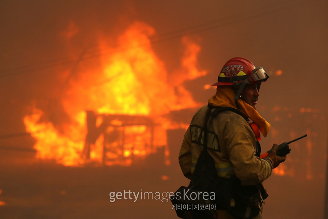 미국 캘리포니아 주 샌프란시스코 북쪽에서 발화한 ‘멘도시노 콤플렉스 산불’ [사진=게티이미지]