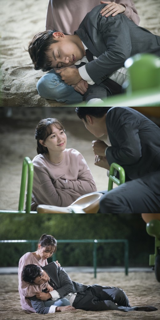 Dear Judge, the distance between Yoon Shi-yoon and You-Young Lee takes another step closer.SBS drama Dear Judge (played by Chun Sung-il/directed by Boo Sung-chul/produced The Storyworks, IHQ) is a drama like Gift set.Another thing that should not be missed here is the pink air current that seems to be unknown by the fake judge Han Kang-ho (Yoon Shi-yoon) and the judge of the outer lumen, So-eun Song (You-Young Lee).From the moment of reunion with the first meeting and the 180-degree reversal, the distance between the two people gradually gets closer.Here, Yoon Shi-yoon and You-Young Lee are added to the special chemistry of two actors, and a smile spreads on the mouth of viewers in front of TV.Meanwhile, the production team of Dear Judge on the 8th unveiled the images of Han Kang-ho and Song So-eun, who are closer to the 9th to 10th broadcasts, drawing attention.