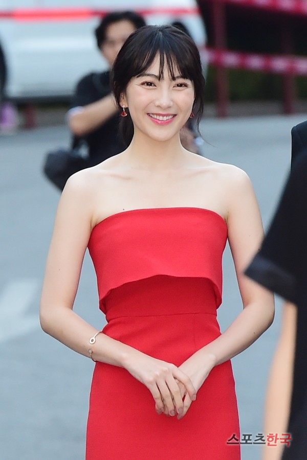 Kang Jiyoung attends the 14th Jecheon International Music & Film Festival red carpet held at Cheongpung Lakeside Stage in Cheongpung-myeon, Jecheon, Chungbuk on the afternoon of the 9th.The Jecheon International Music & Film Festival, which celebrates its 14th anniversary this year, will introduce a total of 117 music films, starting with David Heinzs opening film American Fork.Seven of the 117 screenings will be screened in the flow of world music films, which are international competitions, and will be awarded the Lotte Award of 20 million won for one selected by five judges.The 14th Jecheon International Music & Film Festival will be held from August 9 to 14 at the Jecheon Cheongpung Lakeside Stage.