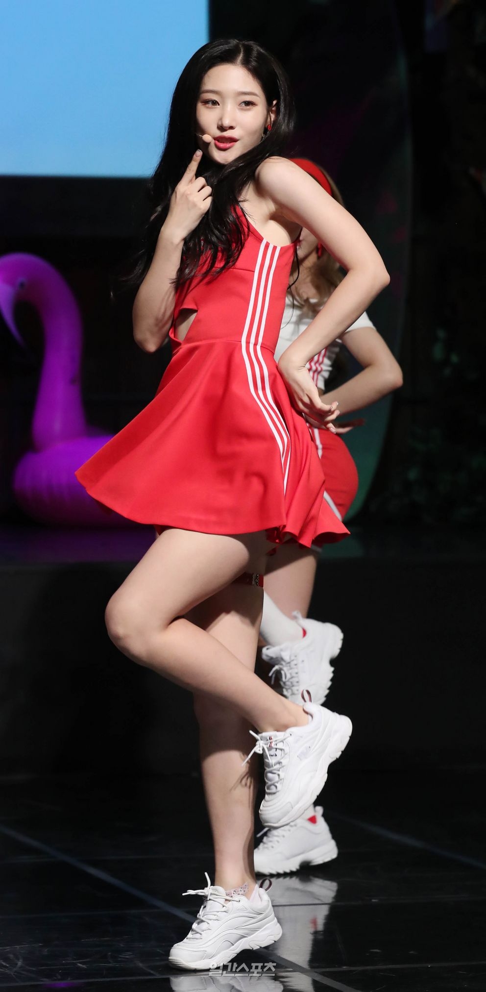 DIA opened a showcase for the release of its fourth mini album, Summer Ade, at Blue Square Chaos Hall in Seoul on the afternoon of the 9th.It is the first comeback after Eunjin, who announced his withdrawal from the team in May with a handwritten letter, was withdrawn and reorganized into an eight-member group.The members prepared for this comeback and worked hard on their diets, and they worked hard on their own exercises such as Pilates and learned a lot, said Chung Chae-yeon, who spent 11 months in the gap.Eunice also said that he had various opinions for the album work, saying, As it was the last time, the members said that they should work hard enough not to be left even after the last time.Eunjin said: Our members opinions really went into this album, really this activity is a big thing to do, so I cant help but have a desire for chart grades.But now there are many great teams, he said. I tried transforming in the DIA color. DIA, who announced his comeback, will hold a fancon 2018 DIA FAN-CON: Do It Amazing to celebrate the establishment of the official fan club Aid 2 at the Blue Square iMarket Hall in Hannam-dong on the 19th.