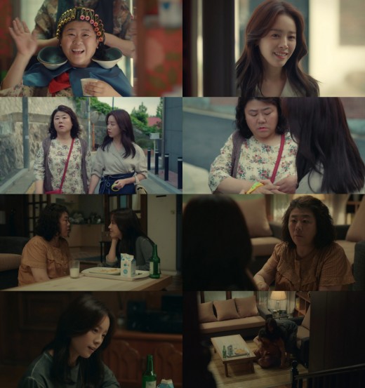 Lee Jung Eun, a knowing wife, is attracting attention with realistic dementia Acting.In the third episode of TVNs Drama Knowing Wife (played by Yang Hee-seung and directed by Lee Sang-yeop), which aired on the 8th, Seo Woojin (Han Ji-min) was shown tit-for-tat while nursing a mother with dementia.On the day of Knowing Wife, Woojins mother disappeared into a beauty salon without saying a word, and when Woojin was angry and cursed, she tried to get rid of her daughter by looking for her husband.Even though the situation has changed due to Cha Joo-hyuk (intellectuality), the condition of the dementia has worsened than in the past.Woojin Mom becomes a young girl, likes sweets, refuses to write soju, drinks Cows milk.Woojin said to her mother, Mom, I will meet a long man and marry.I do not think there is anything as bad as someone who is not next to me. Dementia looked at her mother sadly after losing her husband and suffering from depression.Woojins mother said, I should marry, I should marry. She looked at her daughter seriously, but she soon said, I am so sleepy and sleepy, Auntie.Lee Jung Eun has become a young girl several times a day due to dementia, and has been immersed in the drama by Acting Woojin mother who is in a flock full of reality.He also attracted attention by boasting a co-work like a real-life mother and daughter while struggling with Han Ji-min.Meanwhile, Knowing Wife is broadcast every Wednesday and Thursday at 9:30 p.m.