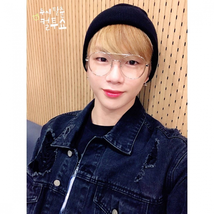 cultwo show Han Hye-yeon Fashionist Idol = Wanna One Kang Daniel Best <p>In SBS Power FM Toyobo escape cult show that was broadcast on the 10th, The Idol who wears clothes well?, The appearance of Han Hye-yeon who received the question of the listener rode on the radio wave.</p><p>Han Hye-yeon cited the key of Shiny and Wanna One Kang Daniel. Han Hye-yeon explained The key of Shiny is that the principal knows himself well and wears a lot of what he gets genuine, he explains the advantage of the key.</p><p>Subsequently, recently in Idol while Kang Daniel is also a very good clothesman, Recently, sunglasses and glasses are fashionable when two individuals two bridges are nose, but when they come at another day cult show Kang Daniel wrote it on the glasses. When I saw it, I thought it was not normal. </p><p>DJ Kim Tae-ha that heard this is a situation in which the general people inquired as Do not you think too much Tubridge too much? Han Hye-yeon asked, I do not think it is a mischief, and invited a laugh at the incarnation.</p><p>Meanwhile, SBS Power FM Toyobo escape cult show is broadcast every day at 2 pm.</p>
