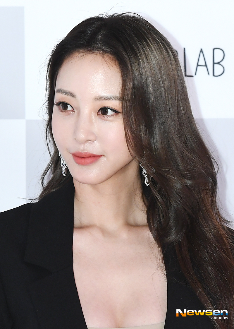 The event commemorating the opening of the Kangnam District Station in Cremo Lab Sikor was held on August 9 at the Gangnam District Station in Seocho-dong, Seocho-gu, Seoul.Cremo Lab Muse actor Han Ye-seul attended the ceremony.yun da-hee