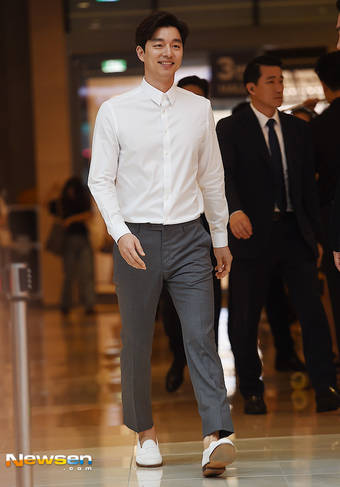 The opening event of Daily Room Reasonable Design Exhibition was held on August 10 at the Atrium Special Stage on the 1st floor of Starfield Goyang, Goyang City, Gyeonggi Province.On that day, Gong Yoo is entering.You Yong-ju