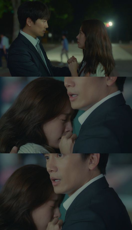 The chemistry of Ji Sung and Han Ji-min, Knowing Wife, began to catch the hearts of viewers.In the TVN drama Knowing Wife (playplayplayed by Yang Hee-seung and directed by Lee Sang-yeop), which aired on the afternoon of the 9th, Cha Ju-hyuk (Ji Sung) married Lee Hee-won (Kang Han-na) and lived a completely different life.I was more satisfied with my marriage to Hyewon than my ex-wife, Seo Woo Jin (Han Ji-min), who was sensitive and demanding.Nevertheless, the relationship between Woojin and Joohyuk continued, because Woojin was issued to the bank point where Joohyuk was attending, but Woojin did not remember him.Woojin was bumped into while riding a bicycle with Joo Hyuks brother Cha Ju-eun (Park Hee-bon), who became Friends, worrying about each other.Joo Eun is married to Joo Hyuks longtime friend Oh Sang-sik (Oh Ui-sik).In the end, Ju-hyuk looked for a proxy TO (thio) in another point, and when he said that he did not have a job in his position, he recognized Woojins position and said, He said he was in Mapo.You have a hard boss everywhere, he suggested, and I like that stuff. I need to go on a diet.When Joo Hyuk did not go as planned, he publicly begged to send Woojins mistake to another point, catching a pod.But Woojin, a mental-gap, started his work without any hesitation, taking care of his food. Yoon Jong-hoo (played by Jang Seung-jo) looked against the character of Woojin.Woojin still disapproved of Joo-hyuk. Woojin said, Do not you like me? I am not good at business and I am not good enough, but I will follow it as soon as possible.Ill make sure you dont like it, and if you dont like it, call me on the roof.Hes kind of familiar and kind of familiar. Hes not a father, hes serious.Hyewon and his rich marriage were satisfactory, but there were many sad things.Her parents had been in Seoul for a long time, and her daughter-in-law Hye-won recognized Hotel accommodation and tried to cook Chinese food.But suddenly, it is not polite to come in without contact. How can I prepare breakfast without my aunt? I am burdened. I do not want to stay in my house. When my parents just left, Cha Ju-hyuk fought again with his wife, and Hye-won shot back, Speak up all the support you get from Father, and youll be proud of it.Lee Hee-won went to Hotel and Cha Ju-hyuk relaxed his stress into the game alone.The next morning, Joo Hyuk ate toast before work with the end of the day, and Woojin, who was passing by, joined him. I knelt for two years and its 09th grade.I wanted to get married as soon as possible, and I wanted to meet a good man and have a lot of children.Joo Hyuk was surprised to hear that former Zhang Mo (Lee Jung-eun) was sick, and he was worried about the fact that he was worried about himself and he was sick all day long.But he apologized to his wife Lee Hee-won and decided to keep his current family.Meanwhile, the customer was again hit by the truth customer, who was shown to be drunk and give his allowance to the customer.The truth customer was angry and Yoon Jong-hoo tried to overpower the truth, but Yoon Jong-hoo was right and Seo Woo Jin overpowered the truth customer by putting it on the spot.At the dinner party, fellow staff tried to weave Seo Woo Jin and Yoon Jong-hu; watching Friend and his ex-wife, Cha Ju-hyuks look became complicated.Looking at the Seo Woo Jin, who plays a big role in drinking, Cha Ju-hyuk recalled his past of raising his child and being dark.I recalled my happy past with Seo Woo Jin, who was studying extracurricular studies to himself.Drunk Cha Ju-hyuk asked Seo Woo Jin, Who the hell are you?Then he pulled the Sea Woo Jin, who was almost hit by a motorcycle, and unwittingly called him Woojin.Ju-hyeok also went to her house, thinking repeatedly about when she was happy with Woojin; Cha Ju-hyuk, who met Seo Woo Jin just in front of her house.To him, Seo Woo Jin asked, Do you know me if this sounds strange?At that moment, Seo Woo Jins mother came out and she was suffering from dementia and she called her the next western.One couple may be tired of the usual boredom that is repeated every day, and once again in the process of accepting the fantasy fate of time slip, the setting of being attracted to the same person may be sick.This is because it is a story that has already been encountered in various works.But the split between Ji Sung and Han Ji-min is somehow heart-throbbing. Its obvious, but it has the power and energy of two people who immerse viewers.This is why attention is focused on the knowing wife that they will lead in the future.Capture a TV screen for Knowing Wife