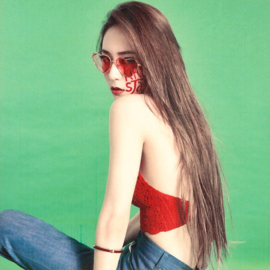 Singer and actor Krystal Jung has emanated an intense charisma.Krystal Jung posted a picture on his SNS on the 11th with an article called seventies.In the photo, Krystal Jung showed off his visuals in red sunglasses, a bra top, and denim pants with his long hair hanging down to his waist.Krystal Jung is considering his next film.