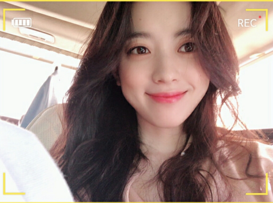 Selfie of Han Hyo-joo has been released.Actor Han Hyo-joo posted several photos on his Instagram on August 11th.In the photo, Han Hyo-joo boasts a lovely beauty; the increasingly prettier Han Hyo-joo goddess visual catches the eye.Kim yae-eun