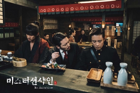 The more the drama Mr. Sean continues, the more it captivates viewers.This is because Lee Byung-huns power to attract not only female viewers but also male viewers is supported.Mr. Shen Shine (playplayed by Kim Eun-sook, directed by Lee Eung-bok, produced by Hwa-Andam Pictures and Studio Dragon) first aired on July 7 and surpassed the audience rating of 10% (based on Nielsen Korea) in three episodes, making it a popular hit at the house theater on the weekend.Mr. Shane, who has been attracting the attention of viewers every week, is the most popular in Lee Byung-hun.Especially, he is attracted to male viewers.Eugene Choy (Lee Byung-hun), who unexpectedly lost his parents and went to United States of America, then became a United States of America Marine Corps captain and returned to his country, the United States of America consul.From the first broadcast, he appeared in a stylish uniform, showing the charismatic soldiers face, attracting the viewers by revealing his thick coat, his angular military figure and the dignity of the soldiers.The roman of uniforms.In Mr. Shen, the love lines of Go Ae-shin (Kim Tae-ri) and Eugene Choi are getting more and more affectionate as they go through the episode.In the last broadcast, Eugene Choi revealed that he was from Novi, and he was separated from Goa Shin, who was a senior citizen.It creates a sad atmosphere in a situation where we do not meet each other.Eugene Choy has been engaged in romance with Go Ae-shin while continuing the conflict and confrontation with the driver-sae (Yoo Yeon-seok) and Kim Hee-sung (Byun Yo-han).You dont know when and how youre going to point knives at each other.In addition, when Eugene Choi meets with each other, he is nervous and becomes one of the points of observation with the center of laughing bromance.Eugene Choy, who seems to have no laughs on the outside, but Lee Byung-hun has put this character in a humorous way that makes him laugh according to the situation.Sometimes the reverse ambassador to throw in the bunny face is always a serious Yoo Yeon-seok, and a romance with Byun Yo-han, who has transformed into a single amount.Lee Byung-huns ability to use heavyness and lightness in the right place is fully displayed on the screen, which is why men are forced to fall in.Lee Byung-hun, the leader in the popularity of Mr. Sean, is attracting attention as to how the charm of temperance will be revealed in the next round and how to add fun to the drama.